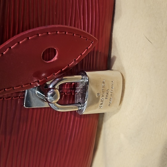 Red Epi Leather Louis Vuitton Montaigne Bowling Bag GM - Picture 6 of 10